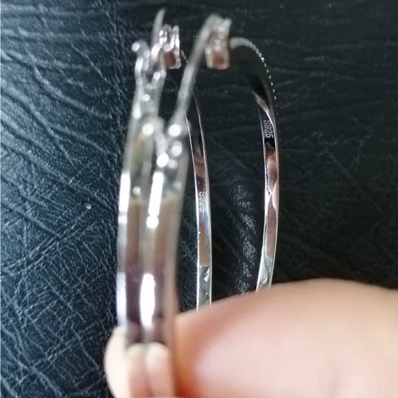 Beautiful diamond hoops 💯 Sterling silver 9.25 - Picture 4 of 4